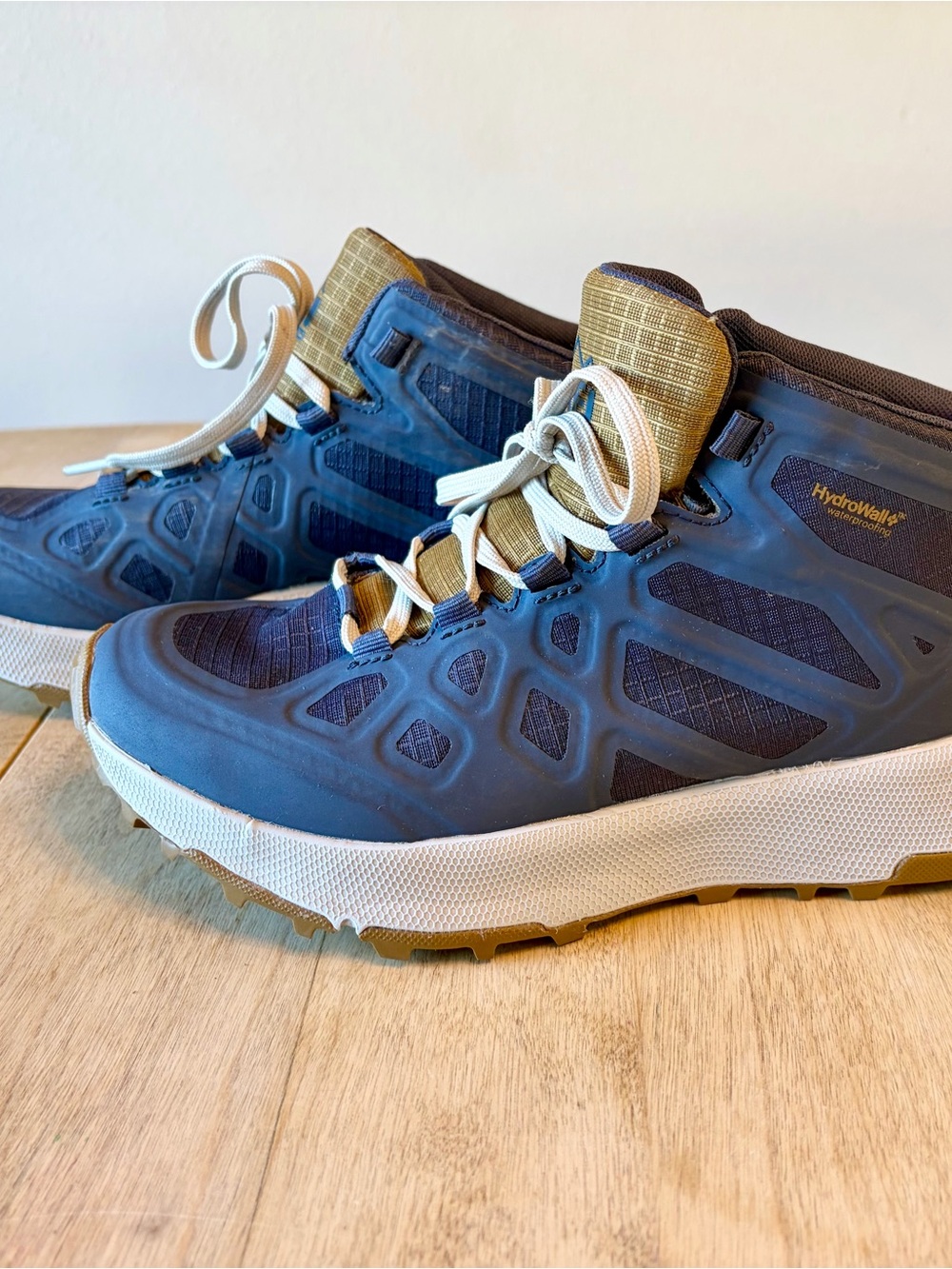 Women’s REI HydroWall Flash mid-high blue hiking shoe Vibram tred EUC worn 1x 7